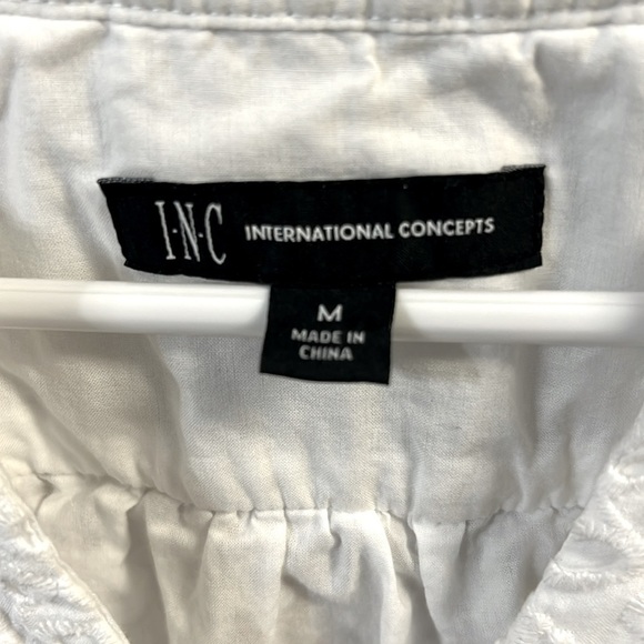 INC white eyelet romper shorts
with stretch waist button front ruffle details M - Picture 5 of 13